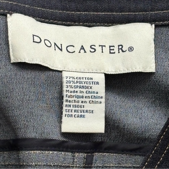 Doncaster fitted women’s blue denim zip-up jacket with pockets, size L - Picture 6 of 10